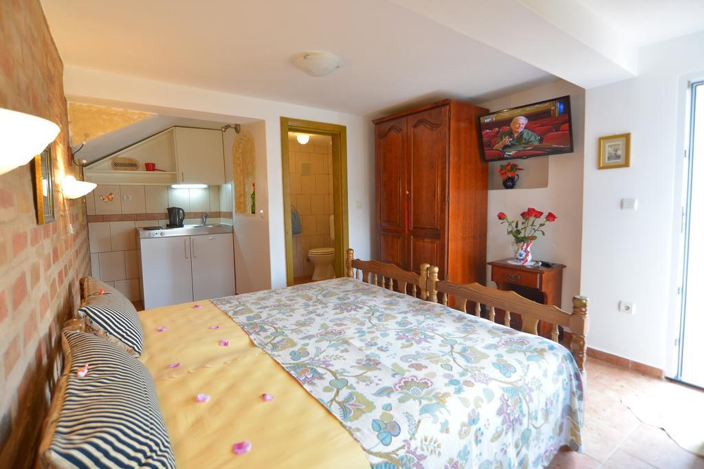 Apartments Palace Mira Mare Tivat Extérieur photo