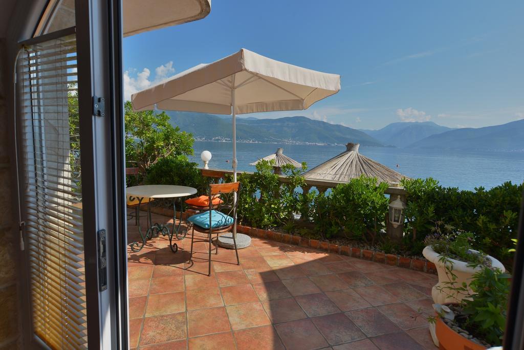 Apartments Palace Mira Mare Tivat Extérieur photo