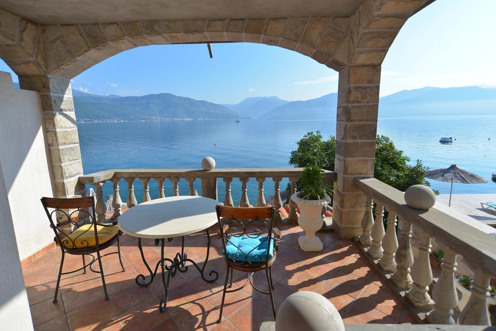 Apartments Palace Mira Mare Tivat Chambre photo