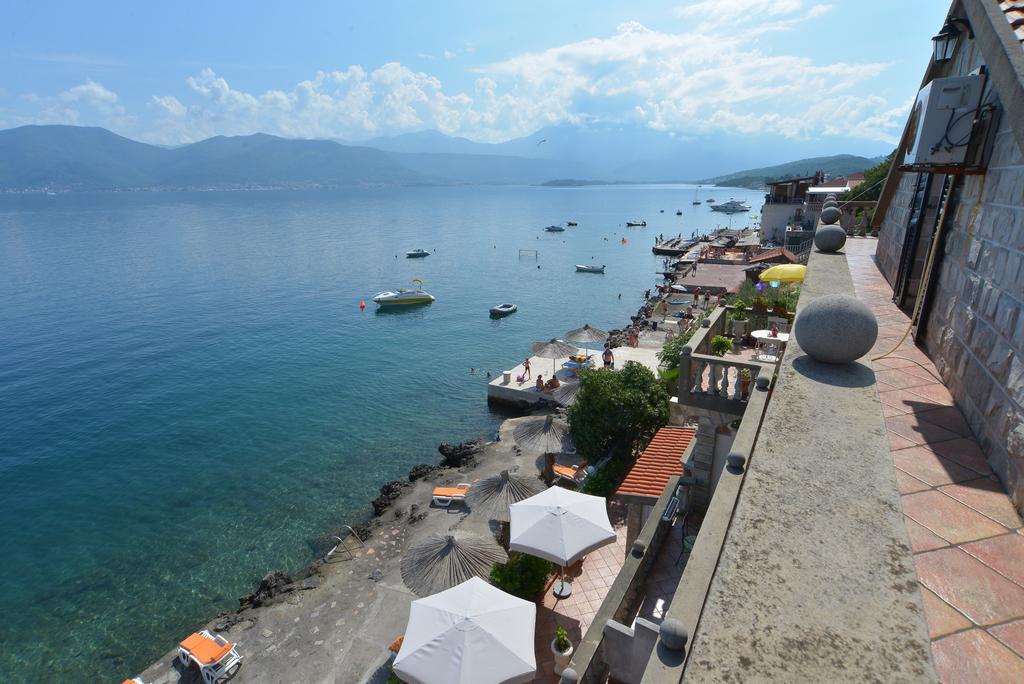 Apartments Palace Mira Mare Tivat Extérieur photo